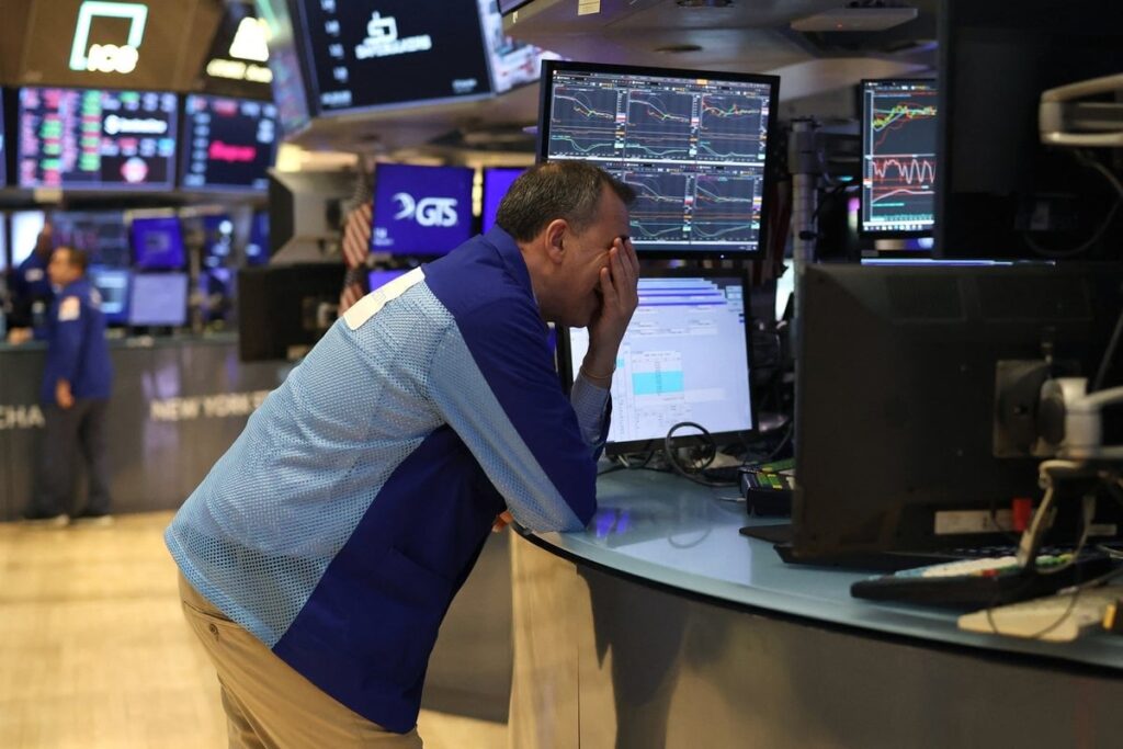 Trump tariffs live: FTSE plummets to one-year low minutes after opening amid global stock market chaos