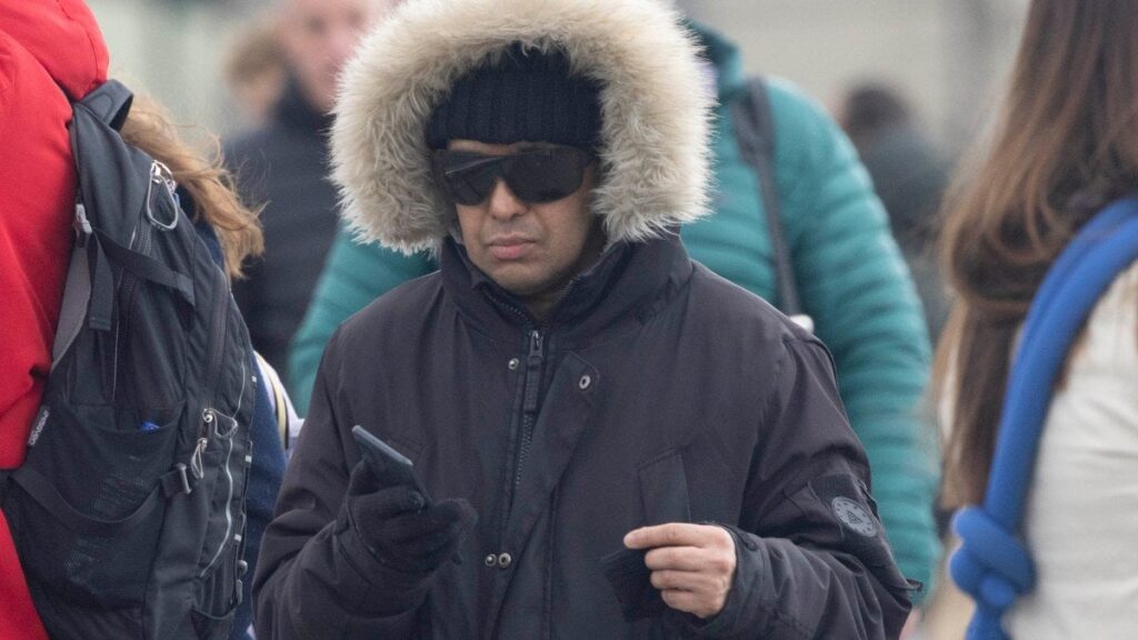 Civil servant ‘held three full-time jobs simultaneously’