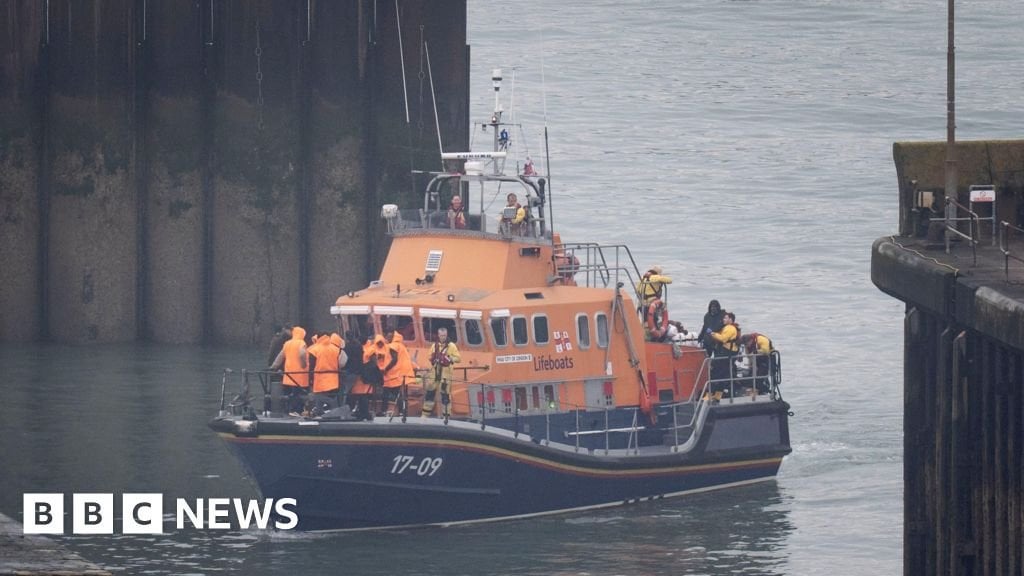 Record number of migrants cross Channel in one day