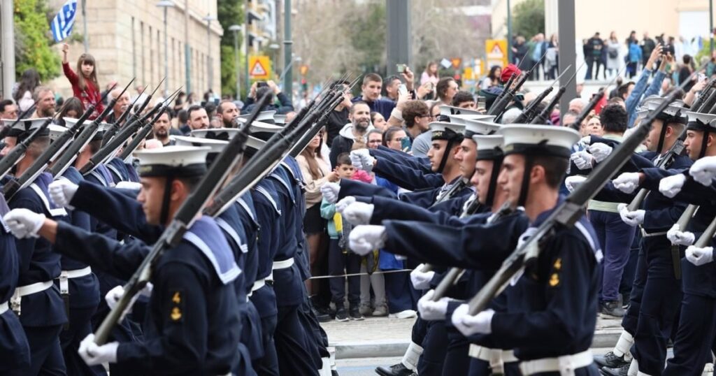 Navy: 20 days in prison to students who shouted a slogan against Turkey at the March 25 parade