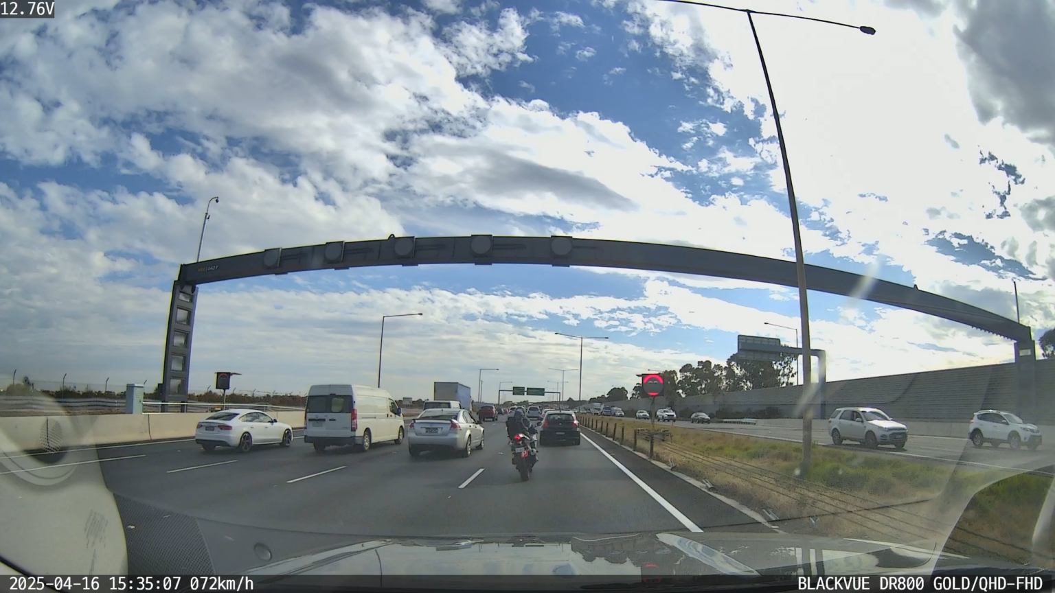 Crash at Ring road before M8 entry