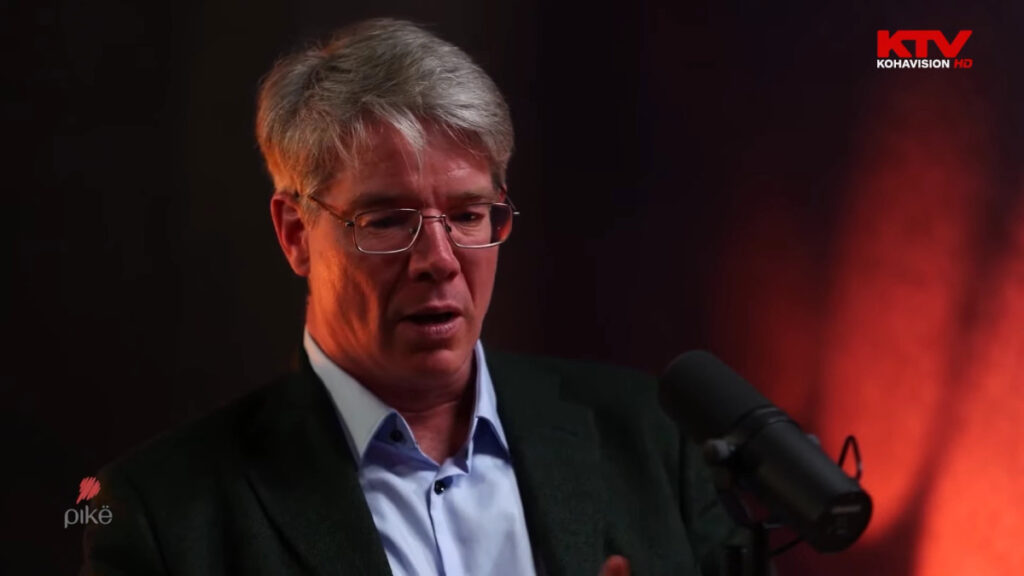 Schmitt: Albania and Kosovo are forming separate identities, the main difference is political culture Schmitt: Albania and Kosovo are forming separate identities, the main difference is political culture