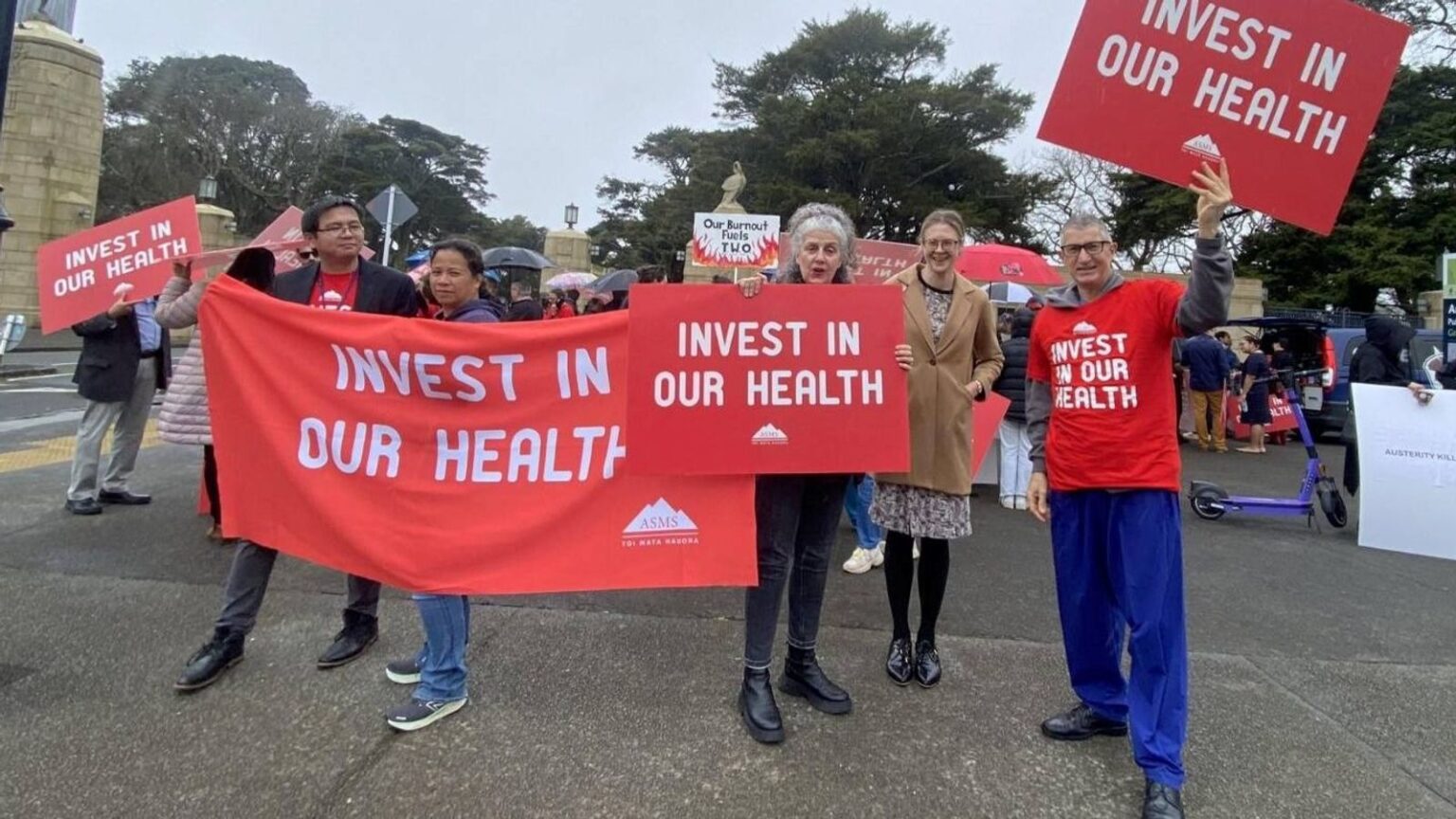 New Zealand senior doctors vote for national strike