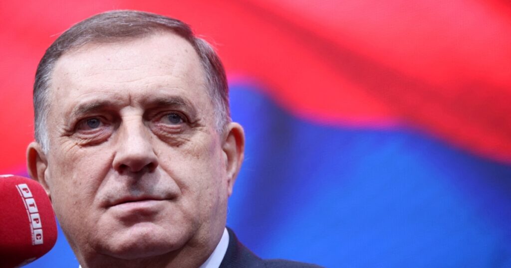 Bosnian Serb Leader Visits Moscow Days After Court Requests Arrest Warrant Bosnian Serb Leader Visits Moscow Days After Court Requests Arrest Warrant