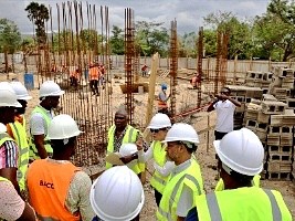 iciHaiti - Environment : Monitoring of construction work on multifunctional shelters