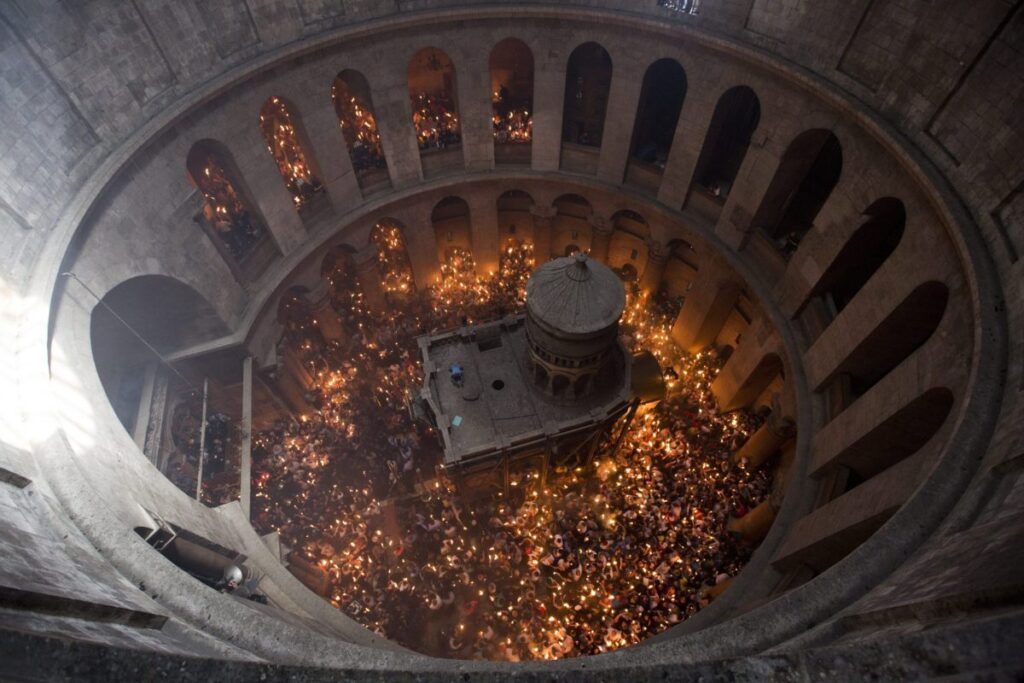 Lighting of the Holy Fire in Jerusalem (video)