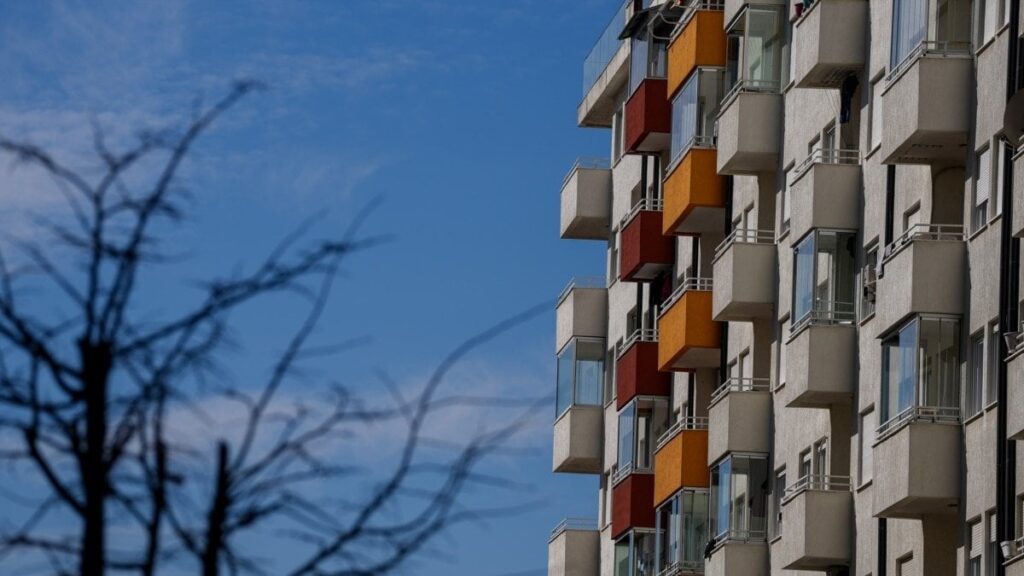 Paradox of real estate market: over 180,000 empty dwellings