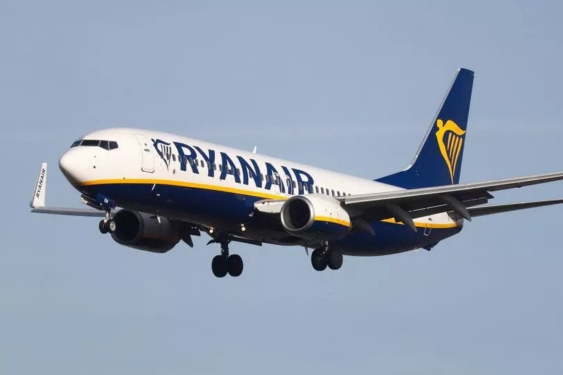 Police escort Gloucester mum off Ryanair flight after she is unable to pay for Pringles