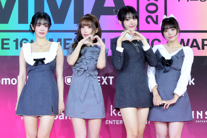 K-pop　girl　group　QWER
