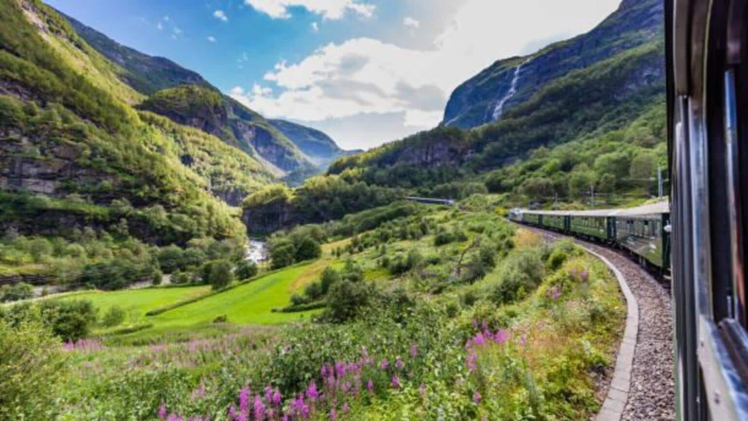 Norway's top 5 scenic mountain train journeys 