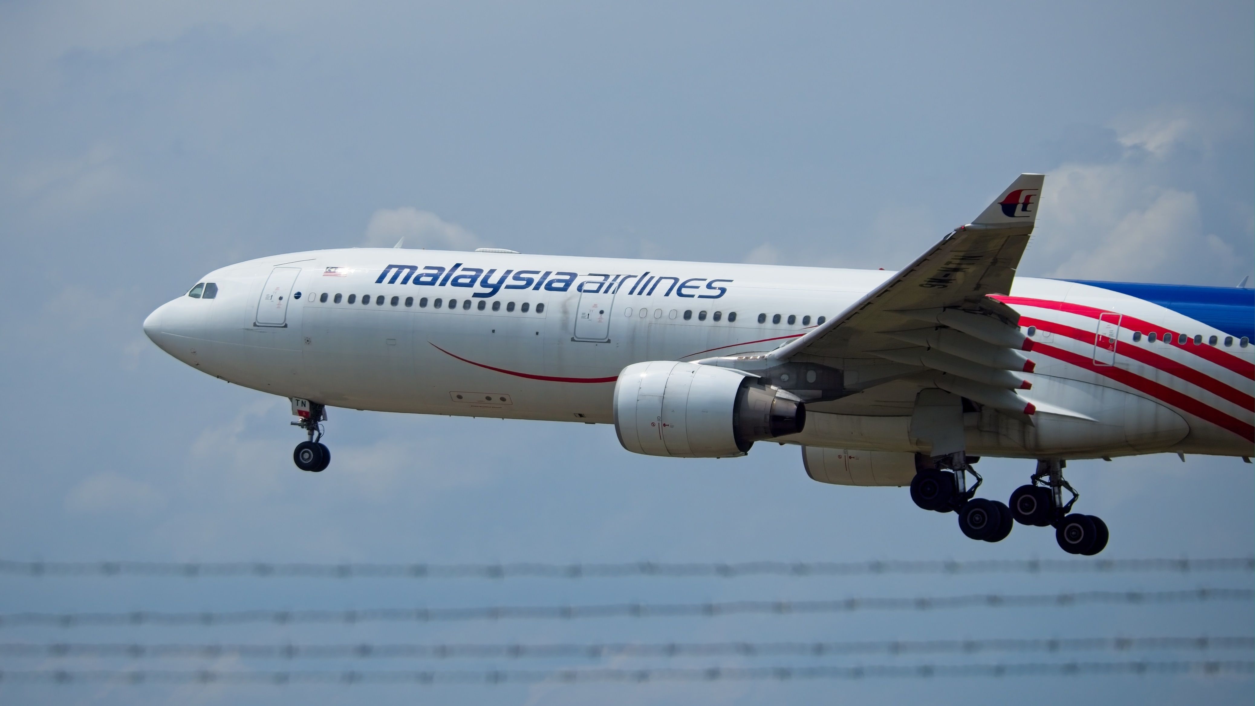 Malaysia Airlines A330-300 landing