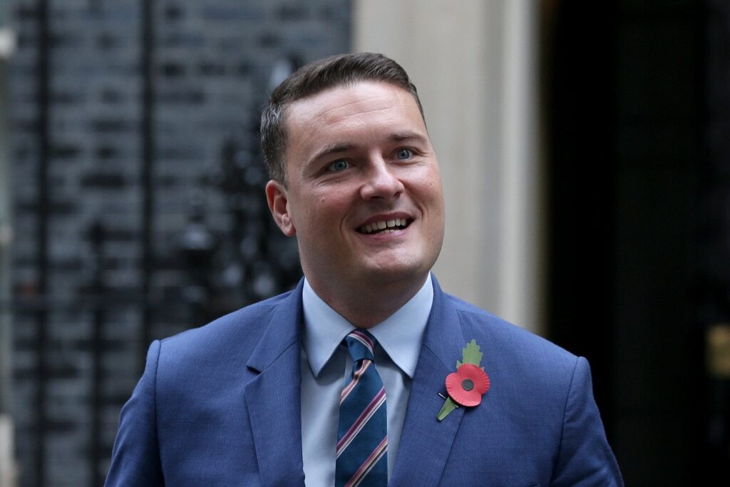 Health secretary keeps taking donations linked to private health | Good Law Project