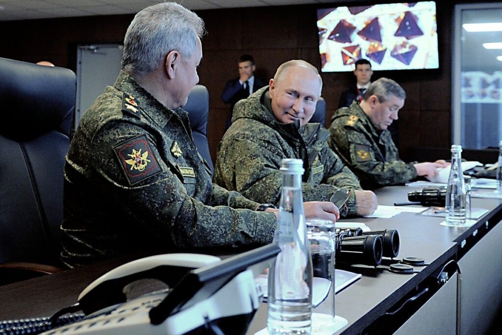 Former MI6 boss says Britain must get ready for war as Putin threatens Europe