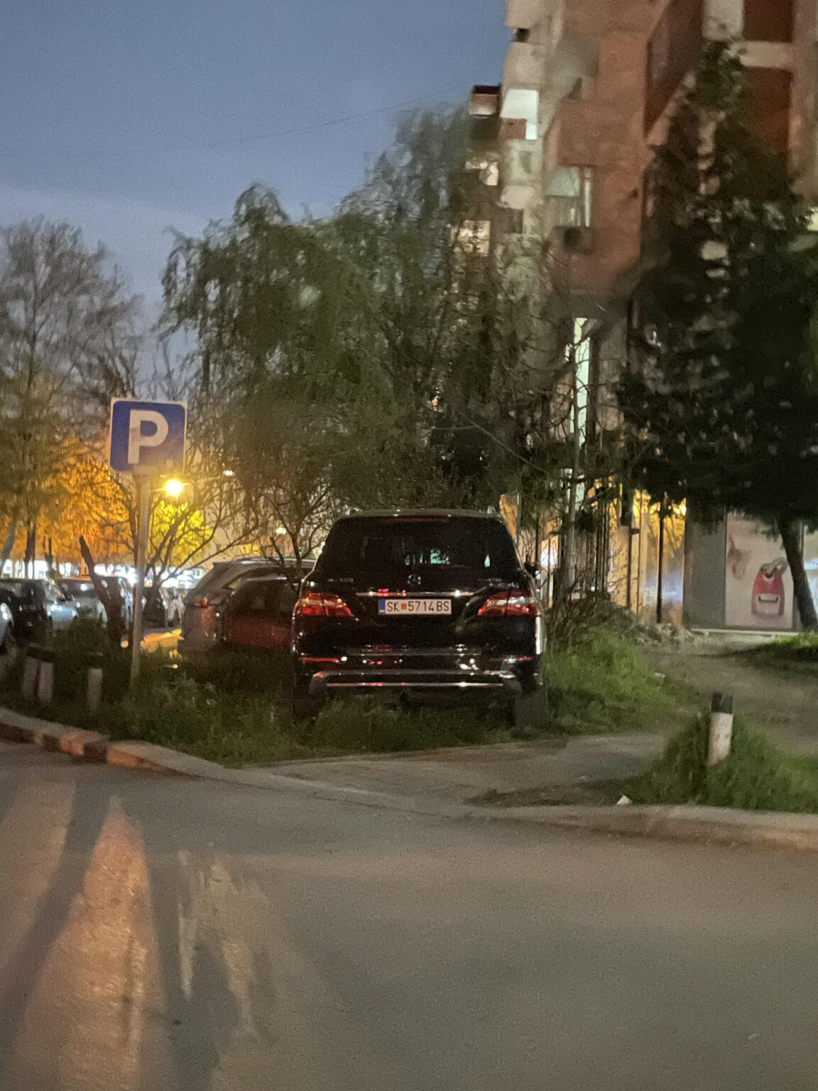Pozadi Kapitol: p
