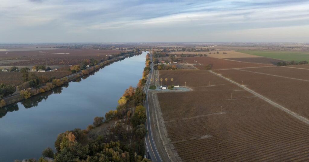 Newsom in fight to advance plans for $20-billion Delta water tunnel