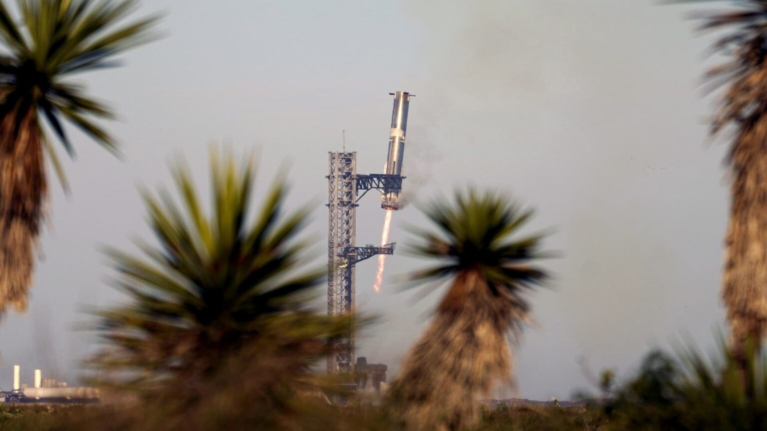 SpaceX loses bid to control beach access near launch facility in Texas