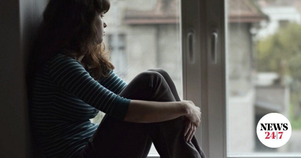Why do loneliness in Greece beats "red" - Greece and Cyprus have the highest levels of loneliness in 29 countries around the world?