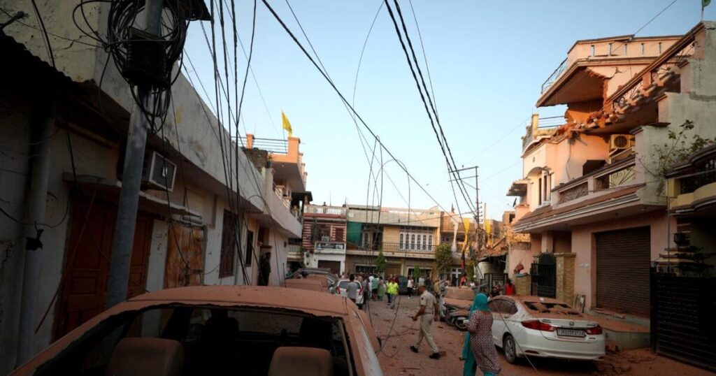 India accuses Pakistan of breaking the truce - explosions heard in Srinagar