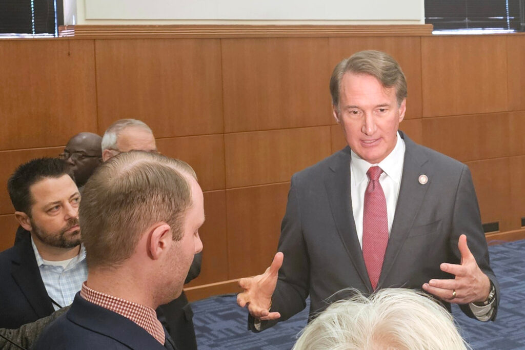 Youngkin Vetoes Clean Energy Bills That Garnered Support From Dominion, Environmental Groups