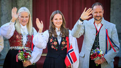 Princess Ingrid Alexandra (C) is the daughter of Crown Prince Haakon (R) and Crown Princess Mette-Marit (L). (Getty Images) Norway Princess Ingrid Alexandra is leaving her royal life for studies: Which university will she be attending?