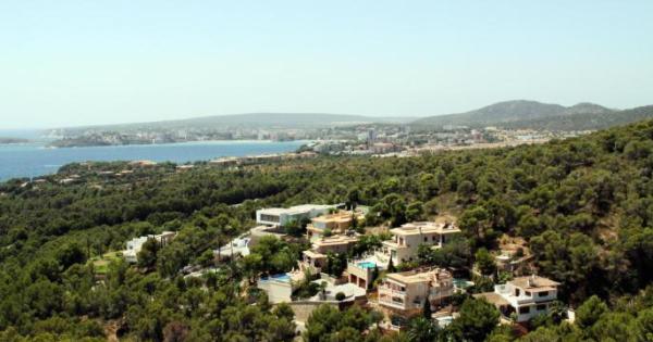 Spain pushes ahead with property tax