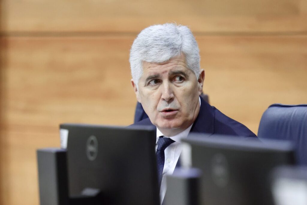 Covic advocates for three federal units in Bosnia and Herzegovina Covic advocates for three federal units in Bosnia and Herzegovina
