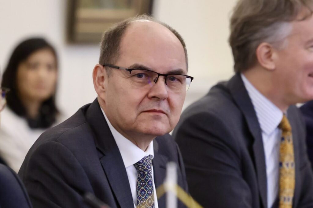Schmidt warns UN of deepening crisis in Bosnia in latest report