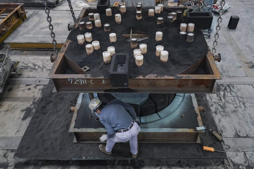 Japan’s Economy Shrinks in First Quarter Before Trump Tariff Jolt