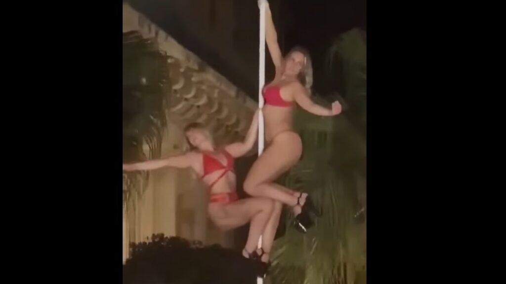 Greece, they pole dance at museum without permission: two female tourists convicted