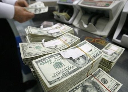 Australia, New Zealand dollars fall as US court blocks Trump tariffs