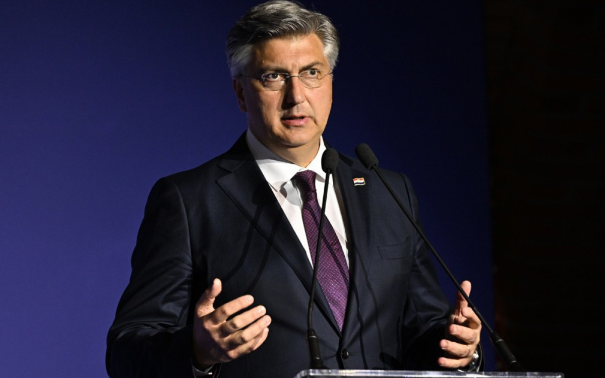 EPA / EFE/RADEK PIETRUSZKA