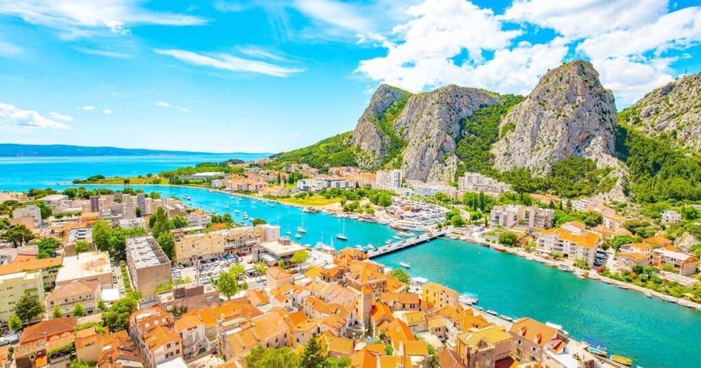 The beautiful European country ‘better than Greece’ with incredible beaches | World | News The beautiful European country 'better than Greece' with incredible beaches | World | News