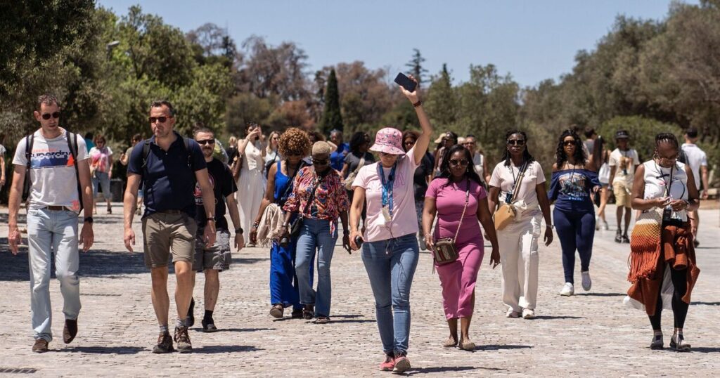 Panic in Greece as country faces huge new tourist problem | World | News Panic in Greece as country faces huge new tourist problem | World | News