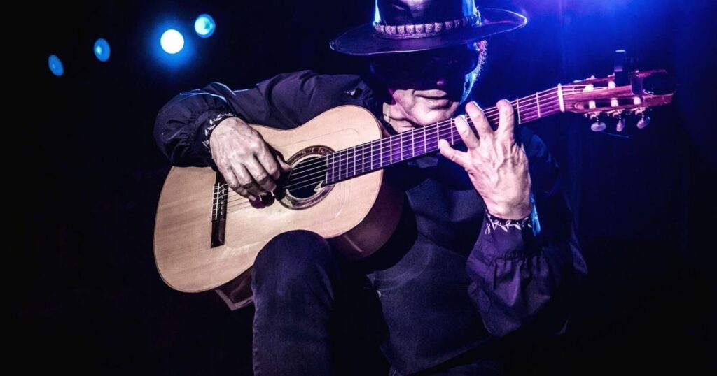 Esteban's musical tribute to mothers at Elks Theatre | Arts & Entertainment