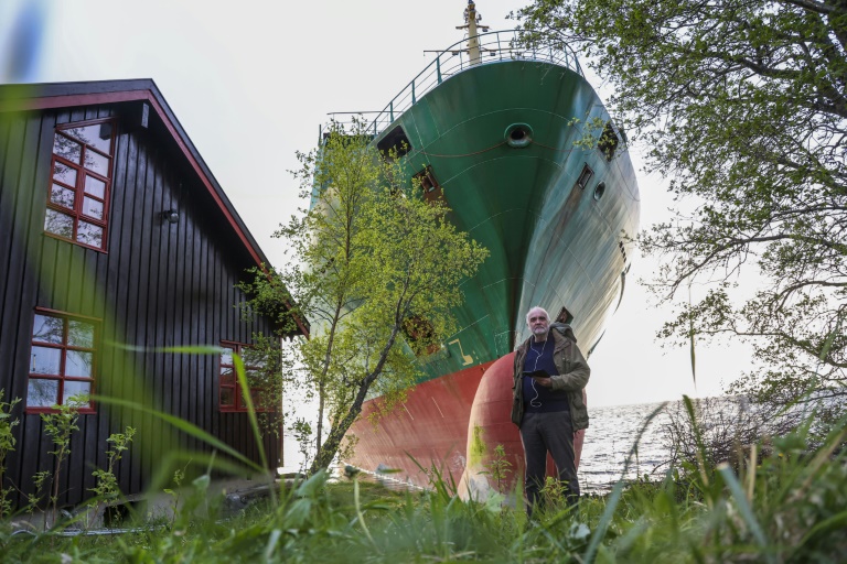 Ship run aground in Norway should be removed within days: company The ship, which made world headlines, will need to be unloaded before being removed (Jan Langhaug)