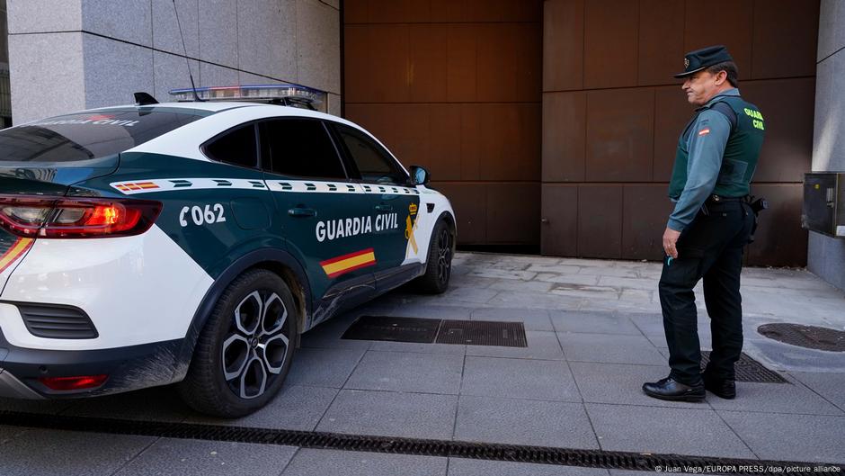 German couple arrested for locking up their children – DW – 04/30/2025 German couple arrested for locking up their children – DW – 04/30/2025