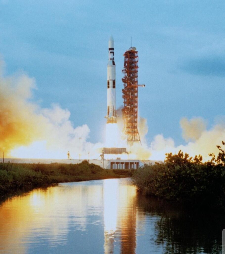 A Saturn V launching the Skylab space station in 1973. Skylab weighed 76.5 tons, making it the heaviest object ever launched.