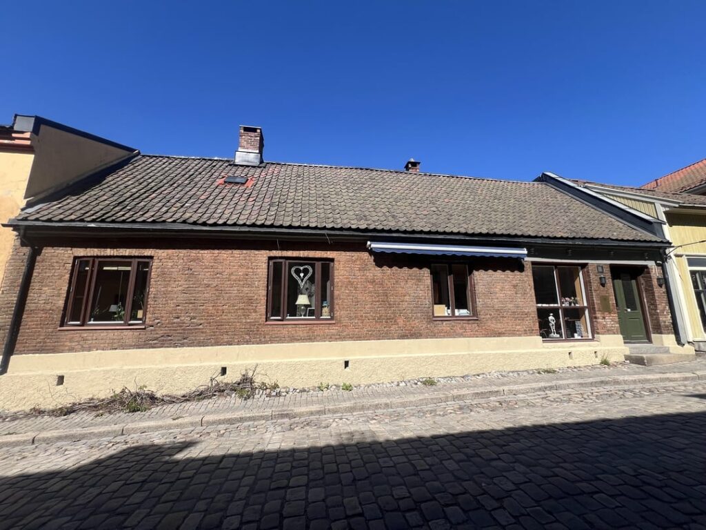 What’s this restaurant in the Old Town in Fredrikstad? What’s this restaurant in the Old Town in Fredrikstad?