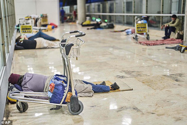 Madrid city council officials, meanwhile, said that the Spanish capital¿s social service teams had helped 94 individuals in April