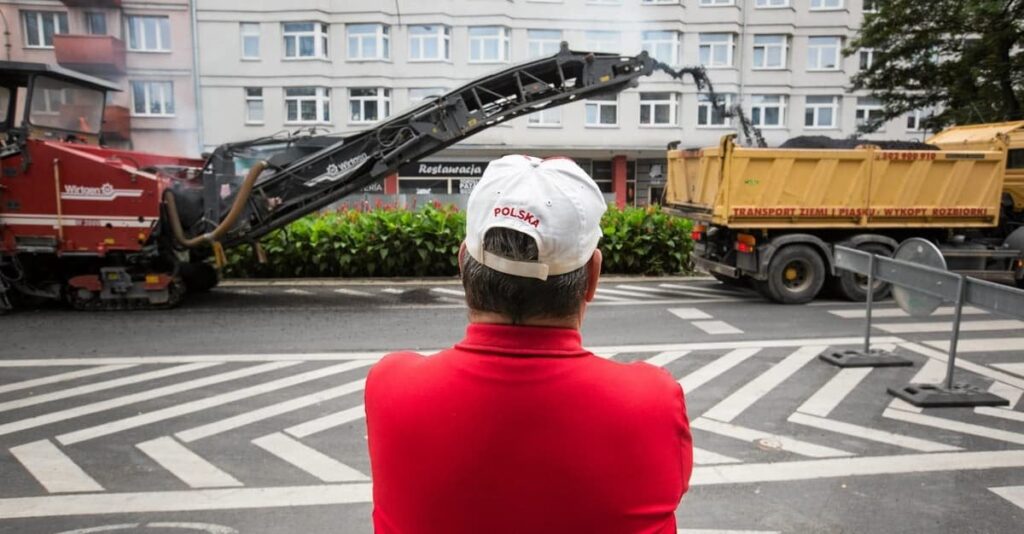 "Poland on achievements" like "Poland in ruins". By such thinking, politicians are losing development opportunities