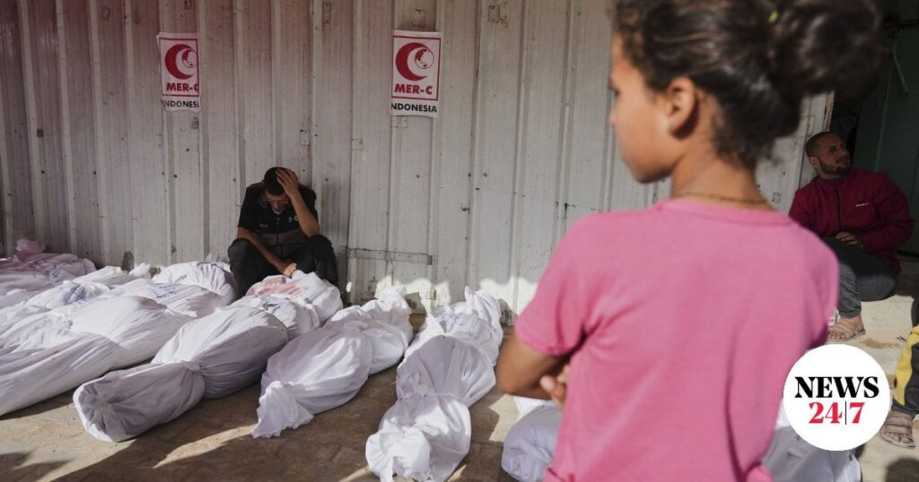 Gaza: Doctor accepted 9 out of 10 of her 10 children - killed in Israeli bombing