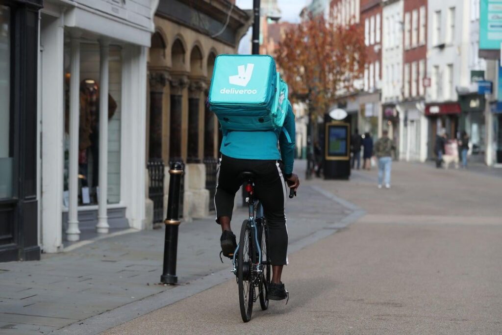 Deliveroo agrees £2.9bn takeover by US rival DoorDash