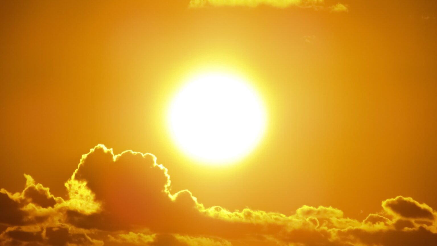 UK could require solar panels on most new homes by 2027 | Country aims to decarbonize by 2030