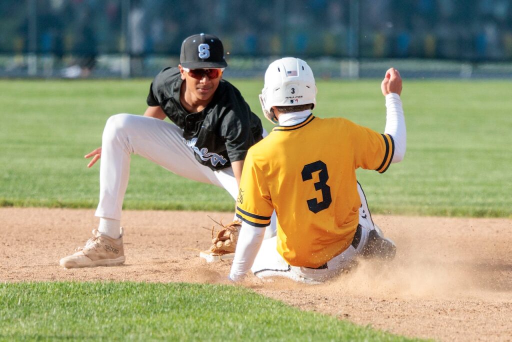 Ann Arbor sports roundup: Baseball split sparks showdown for league crown