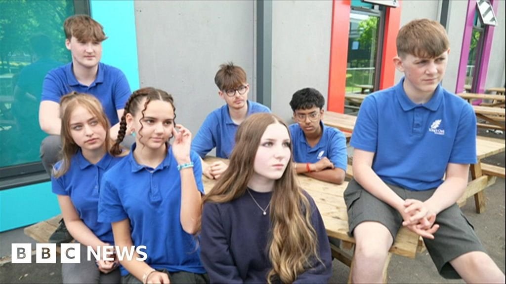 People 'will find a way' to harmful content - teens