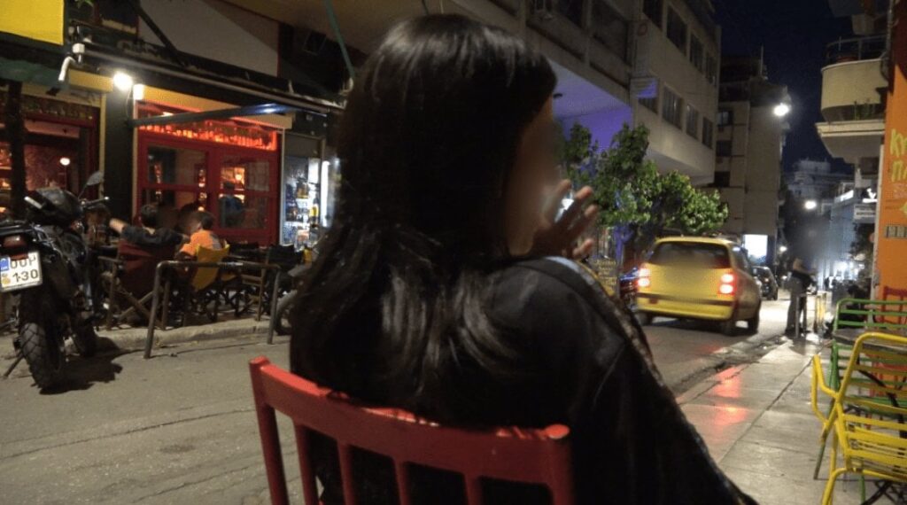 Matt threw a click -brown right in my ear, while I was collecting glasses - I fell from the pain. The waitress ID Speak to Jacobin (vid) - Jacobin Greece
