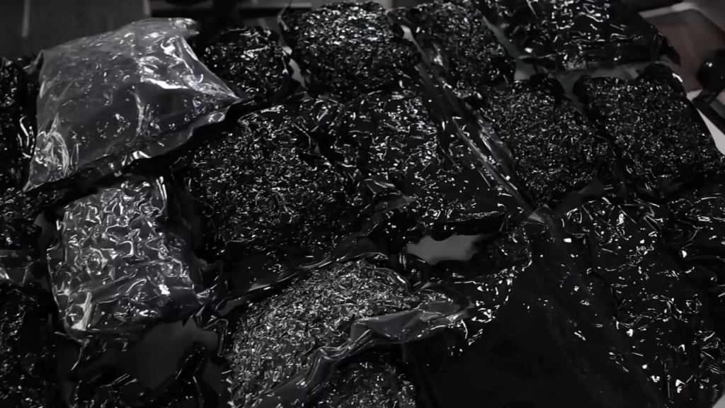 British Citizen Detained at Tbilisi Airport for Attempting to Smuggle 14kg of Drugs into Georgia - 19-year-old caught with 12kg of marijuana and 2kg of hashish during security check