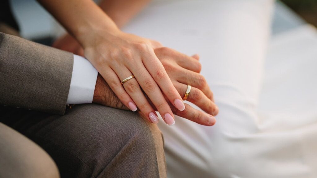 Young women say ‘I don’t’ to taking husband’s surname