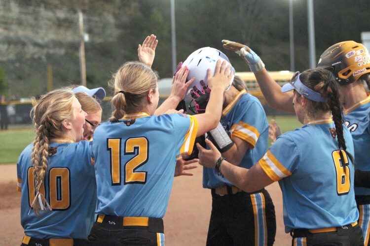 Bears battle past Beavers to advance in 4A | News, Sports, Jobs