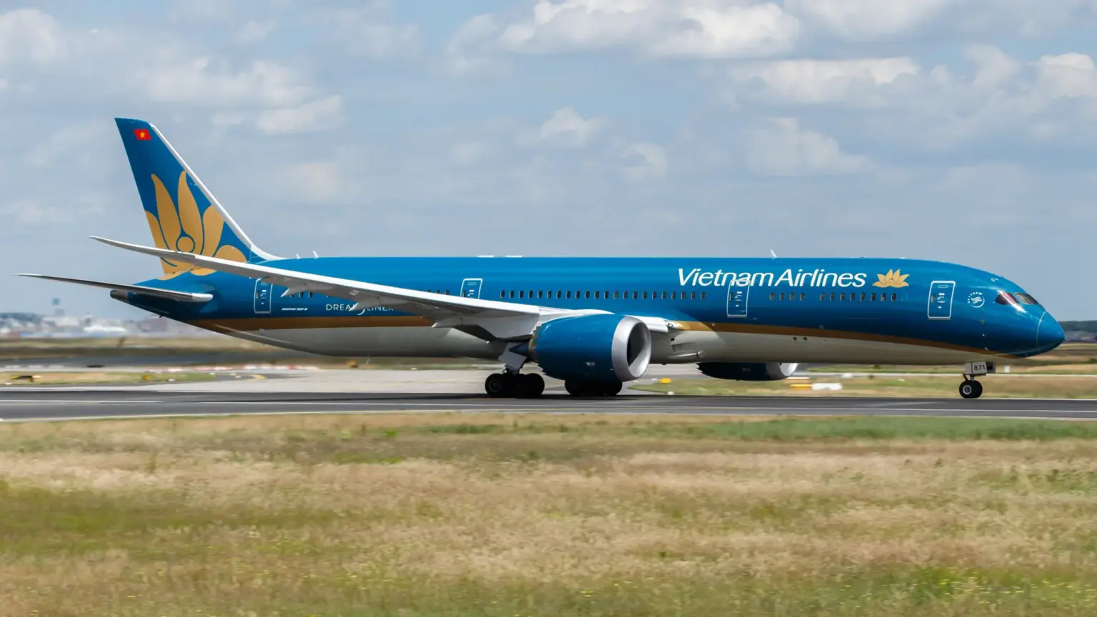 Vietnam Airlines 787 Operated Flight Makes Emergency Landing in Turkey